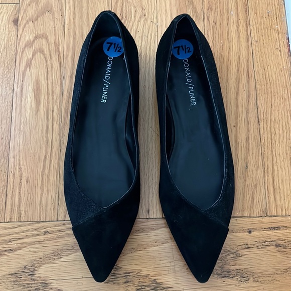 Donald J Pliner pointy toe leather and suede flats - Picture 1 of 3